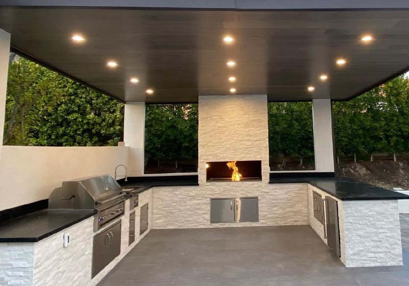 outdoor kitchen construction in Encino